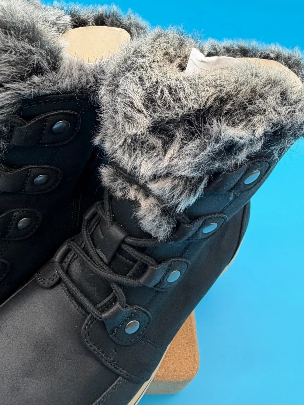 Cliffs by WHITE MOUNTAIN Black Winter Lace-Up Boots Faux Fur Trim Womens 10